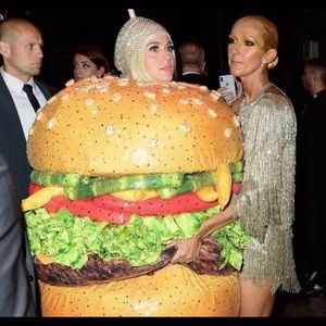 Meet your Posher, Avery